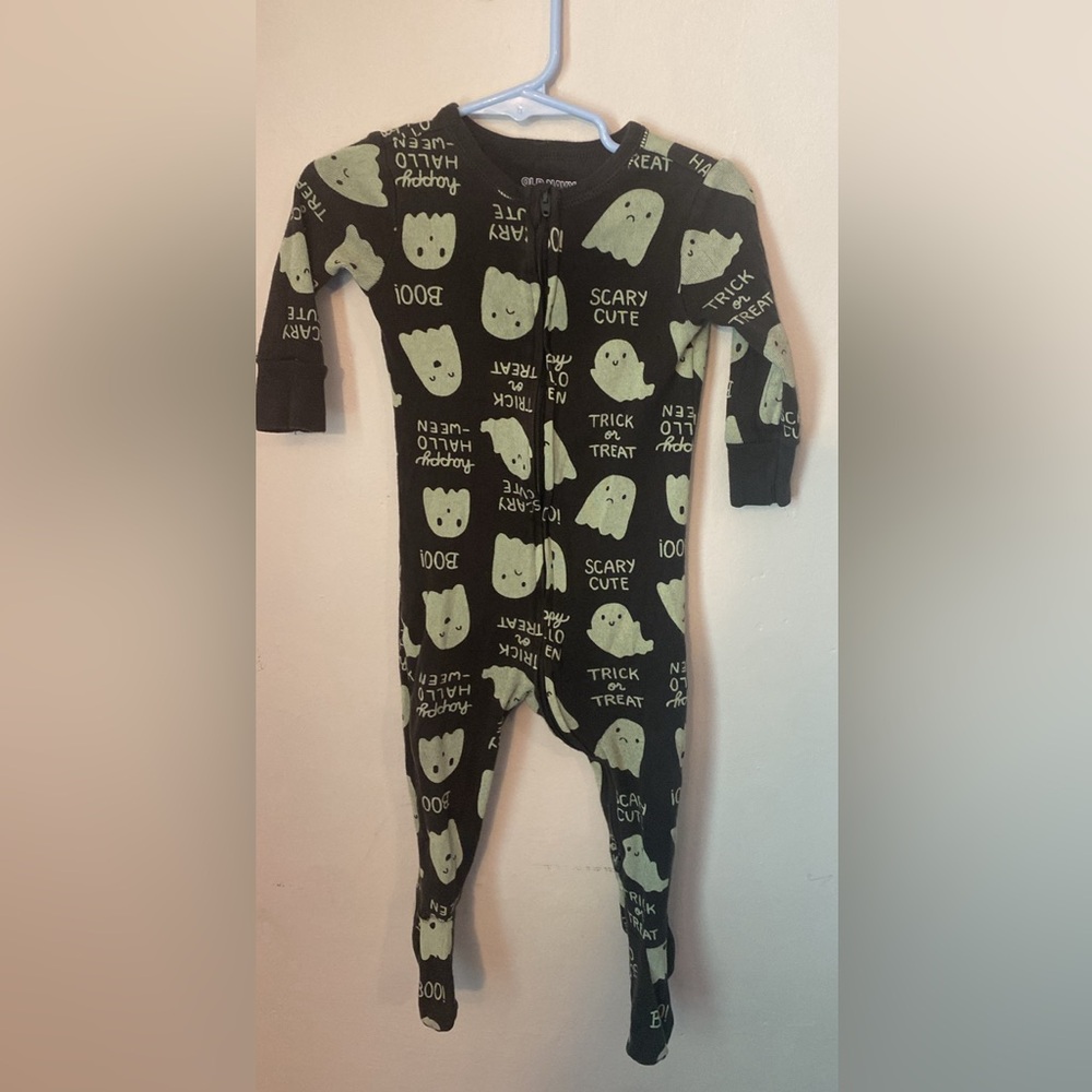 Old Navy 12-18 Month 2 Sets Halloween Pjs